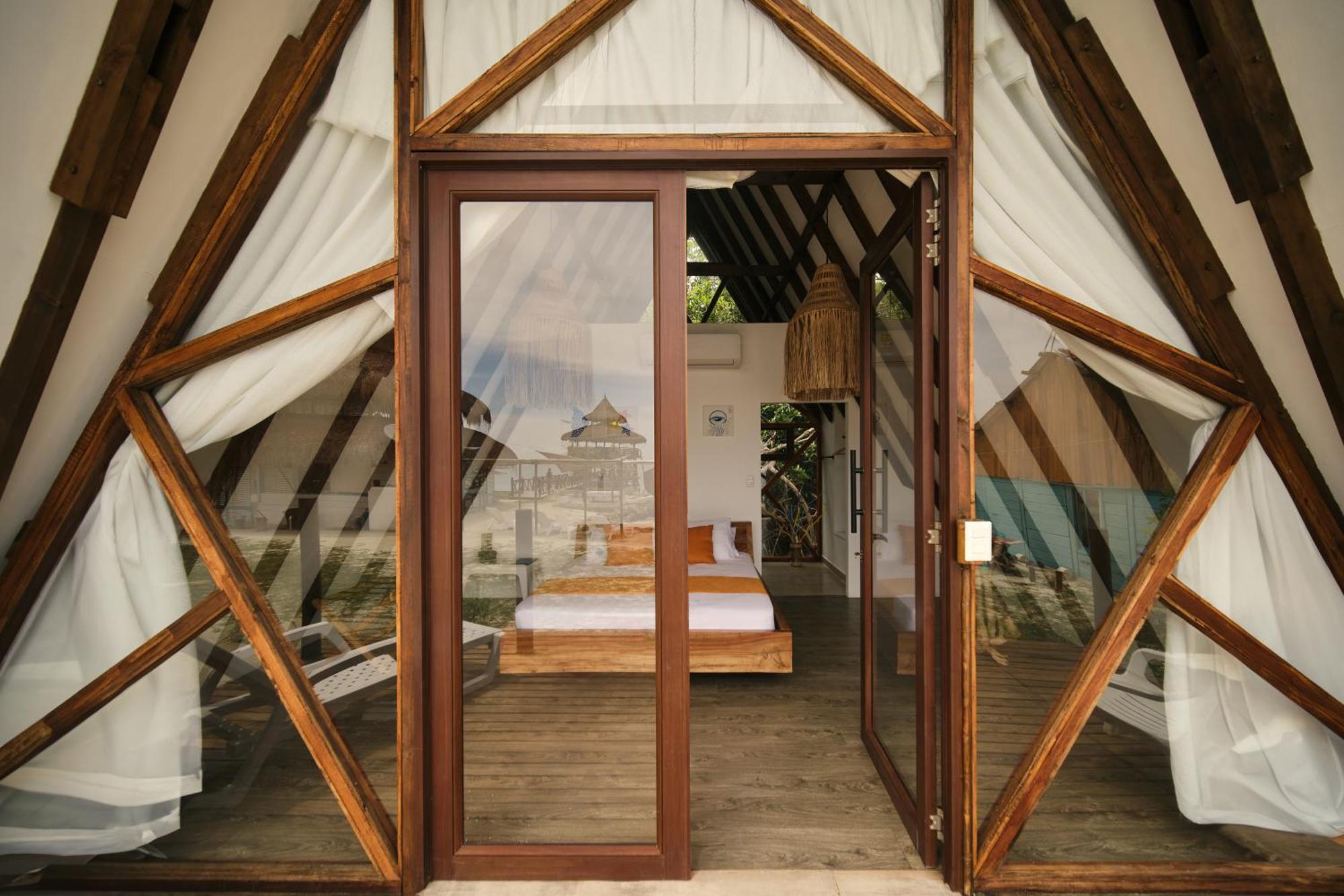 El Embrujo Tintipan Hotel Tintipan Island Екстериор снимка